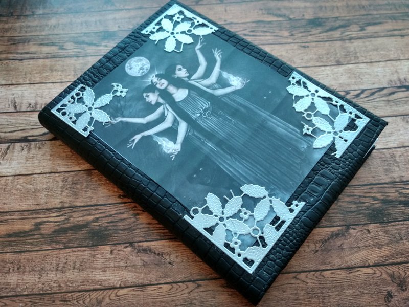 Large Hekate journal witch grimoire for sale Triple Goddess spell book blank - 笔记本/手帐 - 纸 黑色