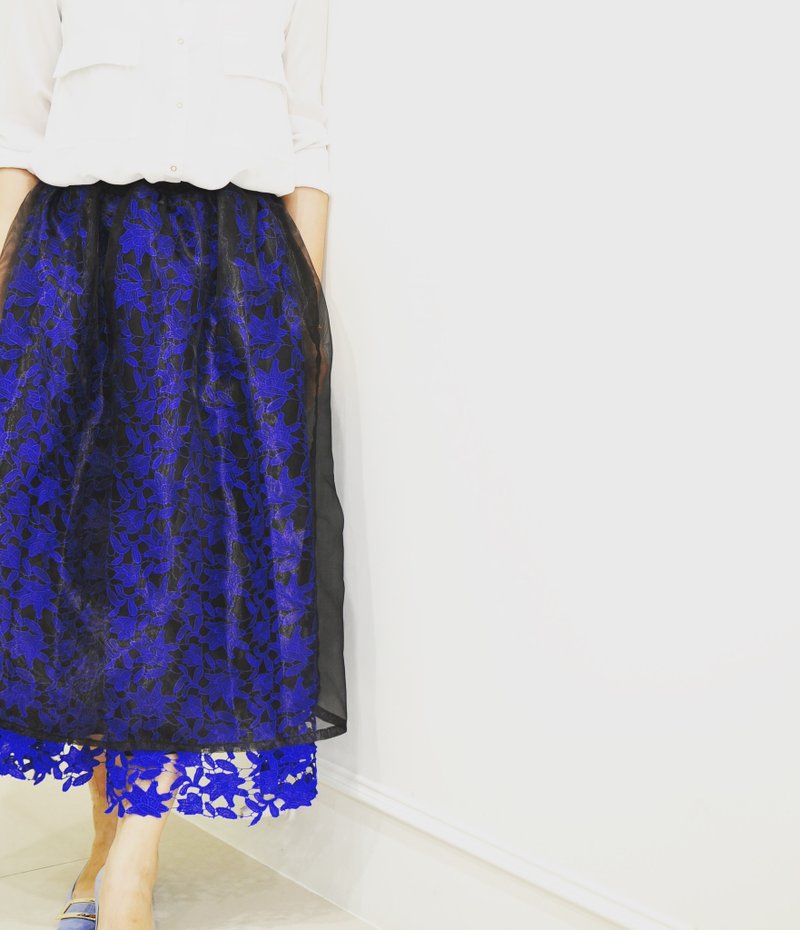 Flat 135 X 台湾设计师系列 法式大圆裙 外层黑色乌干纱 内层蓝色 - 裙子 - 聚酯纤维 蓝色