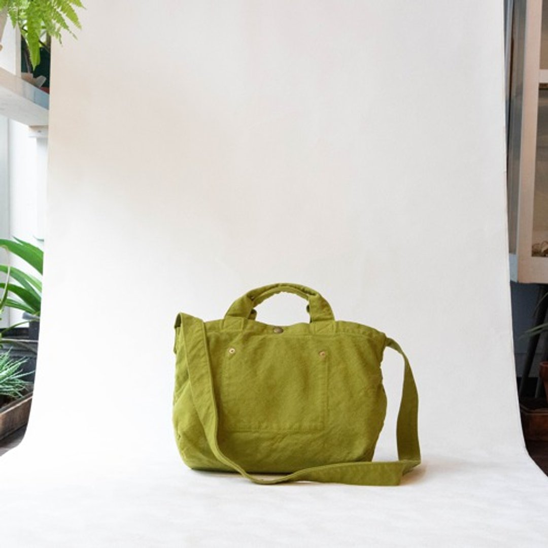 Horizontal tote bag [Wakakusa] (VC-9) - 手提包/手提袋 - 棉 绿色