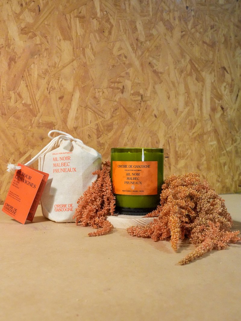 法国红酒瓶香氛蜡烛 – 黑蒜x马尔贝克x李子果干 圣诞 交换礼物 - 蜡烛/烛台 - 纸 多色