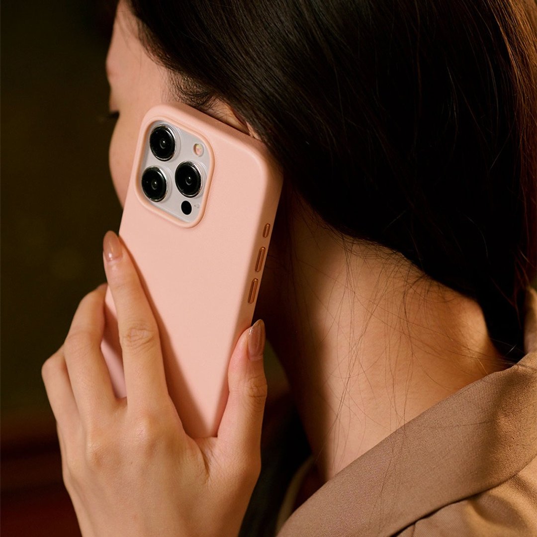 磁吸防摔皮革手机壳 iPhone 15系列 — 迷雾粉 - 手机壳/手机套 - 真皮 粉红色