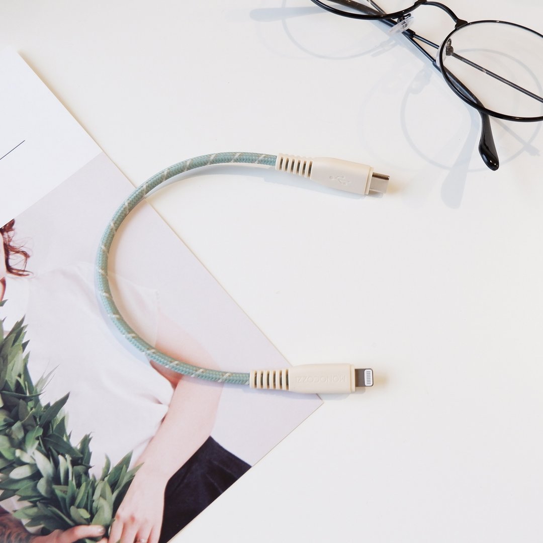 Motif | 25cm USB-C - Lightning 苹果认证编织扁连接线 - 绿色 - 充电宝/传输线 - 其他材质 灰色