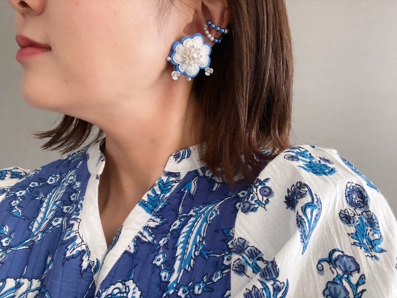 绣线饰品 耳针 or 耳夹 - Frill - Daisy - 耳环/耳夹 - 绣线 蓝色