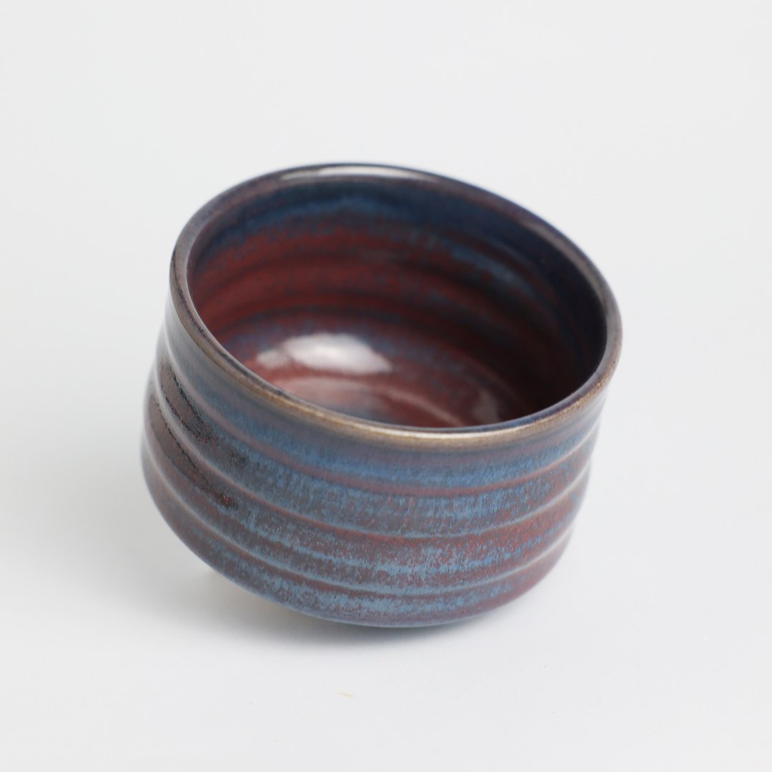 明芽窑 l 柴烧灰蓝铜红璇纹茶碗 蓝 红 搜藏品 陶器 T - 茶具/茶杯 - 陶 蓝色