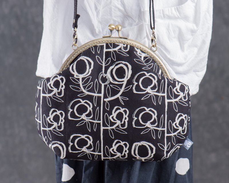 【用粉笔画出一座围墙】复古金属口金包-大款 #可爱  #母亲节  - 侧背包/斜挎包 - 棉．麻 