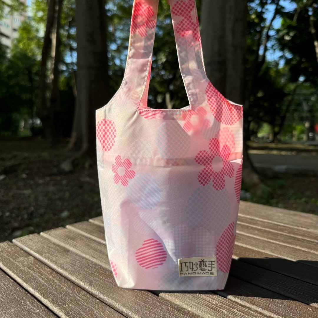 【巧妙艺手】夏日粉色花语 防水环保杯袋 - 随行杯提袋/水壶袋 - 防水材质 粉红色