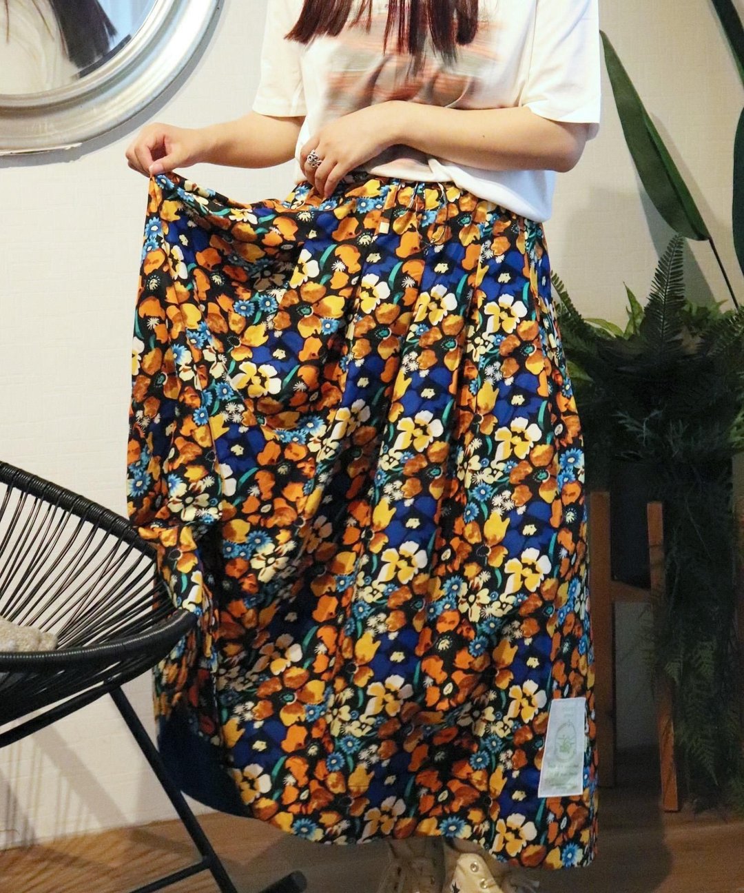 Africa tuck flare skirt 153/SYMPHONY - 裙子 - 聚酯纤维 黑色