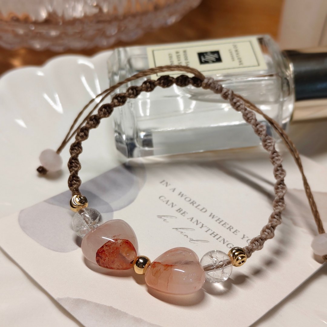 【蝴蝶结红胶花奶茶色系编织手链 】招好运、转运、提升运势 - 手链/手环 - 水晶 粉红色