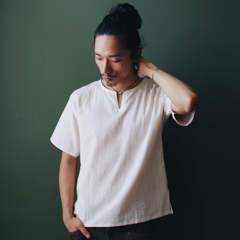 Omake Remake 小V领后颈刺绣上衣 - 男装上衣/T 恤 - 棉．麻 白色