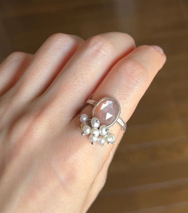 【定制制作】桃色月光石和珍珠图图裙子的戒指 / 项链  S925纯银 - 项链 - 纯银 粉红色