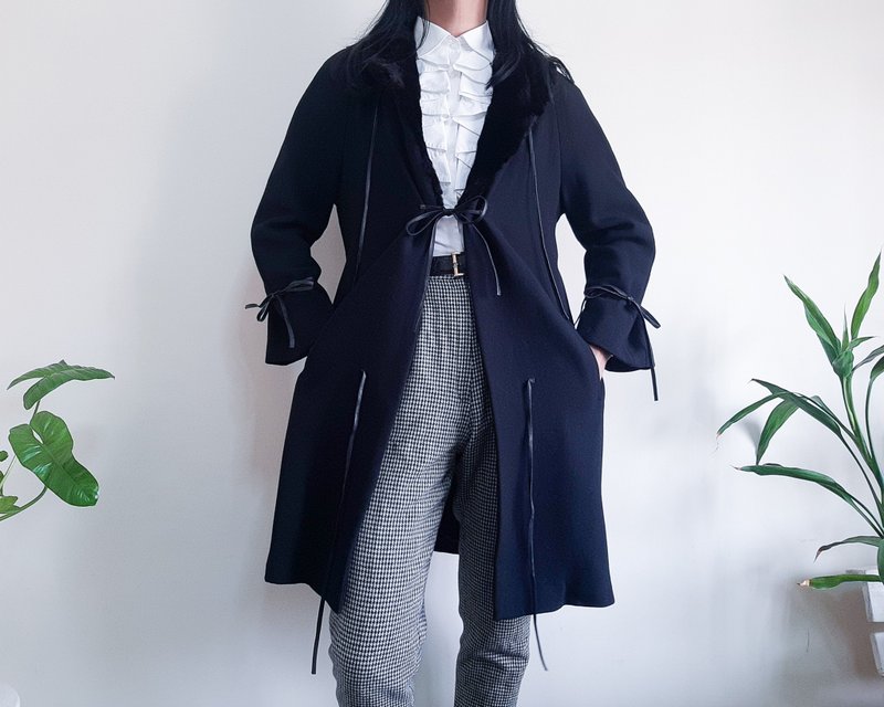 JEAN LOUIS SCHERRER 黑色歌剧大衣 配真皮草饰边领子 法国制造 - 女装休闲/机能外套 - 羊毛 黑色