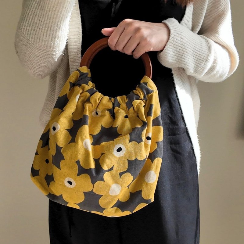 【现货】木柄手提包 布包 礼物 限定 - 手提包/手提袋 - 棉．麻 黄色