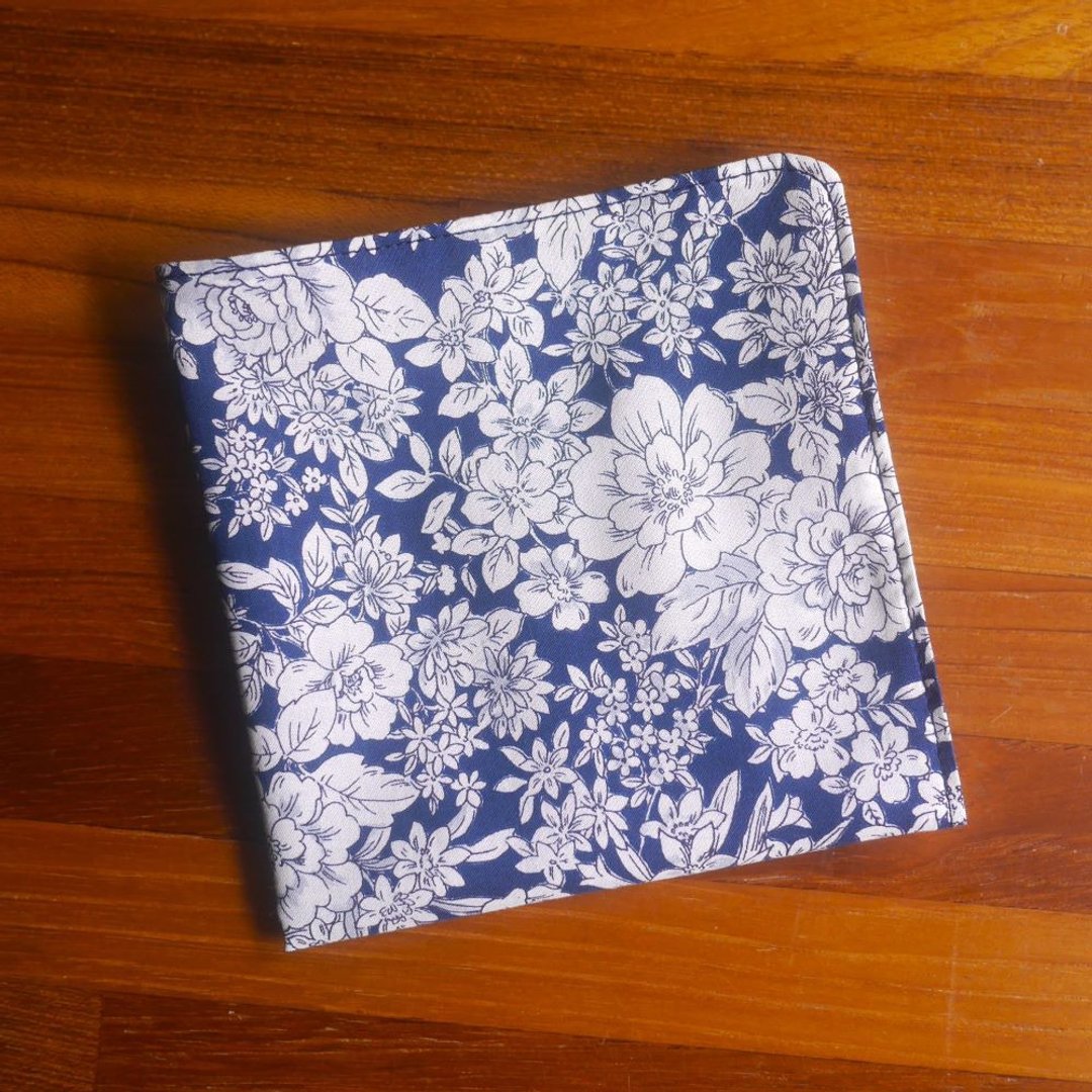日本纯棉手帕 = 典雅花朵 = 藏青 (共5色) - 手帕/方巾 - 棉 