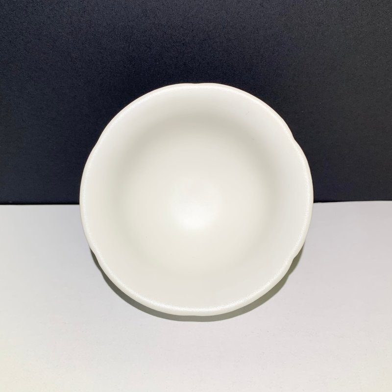 纯白汝窑迷你葵口杯 / 邱毓宁 / 莺歌烧 / A80 - 茶具/茶杯 - 瓷 白色