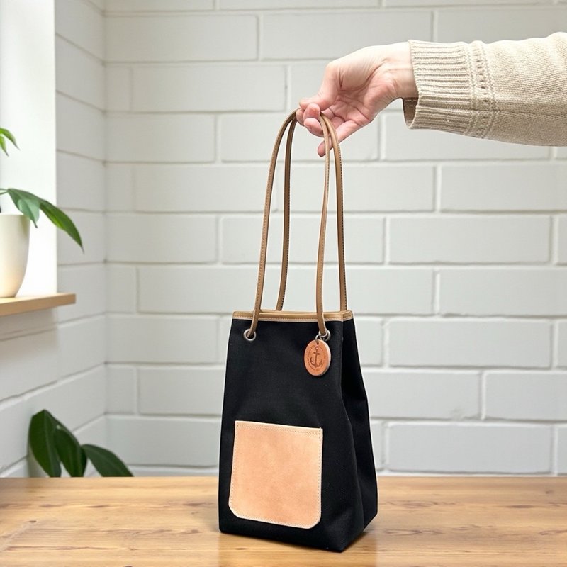 nico 黑色 x 米色 泼水加工尼龙素材 x 意大利皮革束口袋包 - 侧背包/斜挎包 - 尼龙 黑色