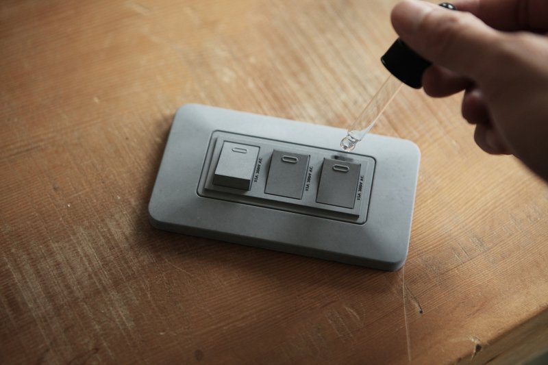 【幽默趣味礼】磁吸式水泥扩香+香氛组合 | 开关关/不插电 - 香薰/精油/线香 - 水泥 