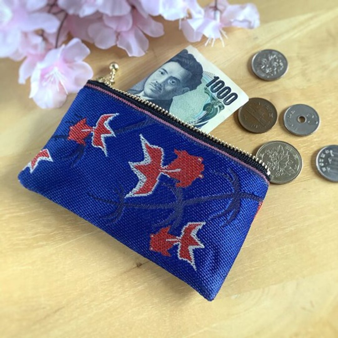 Pouch made of goldfish-patterned tatami edges - 化妆包/杂物包 - 其他材质 蓝色