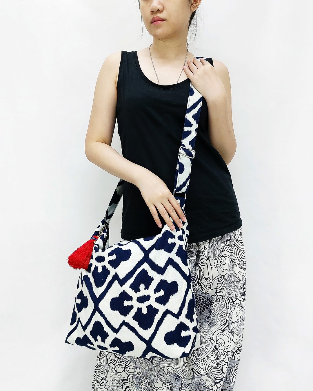 Thai Cotton Bag Women bag Hobo bag Shoulder bag Cross Body Bag Tassel Indigo - 其他 - 棉．麻 白色