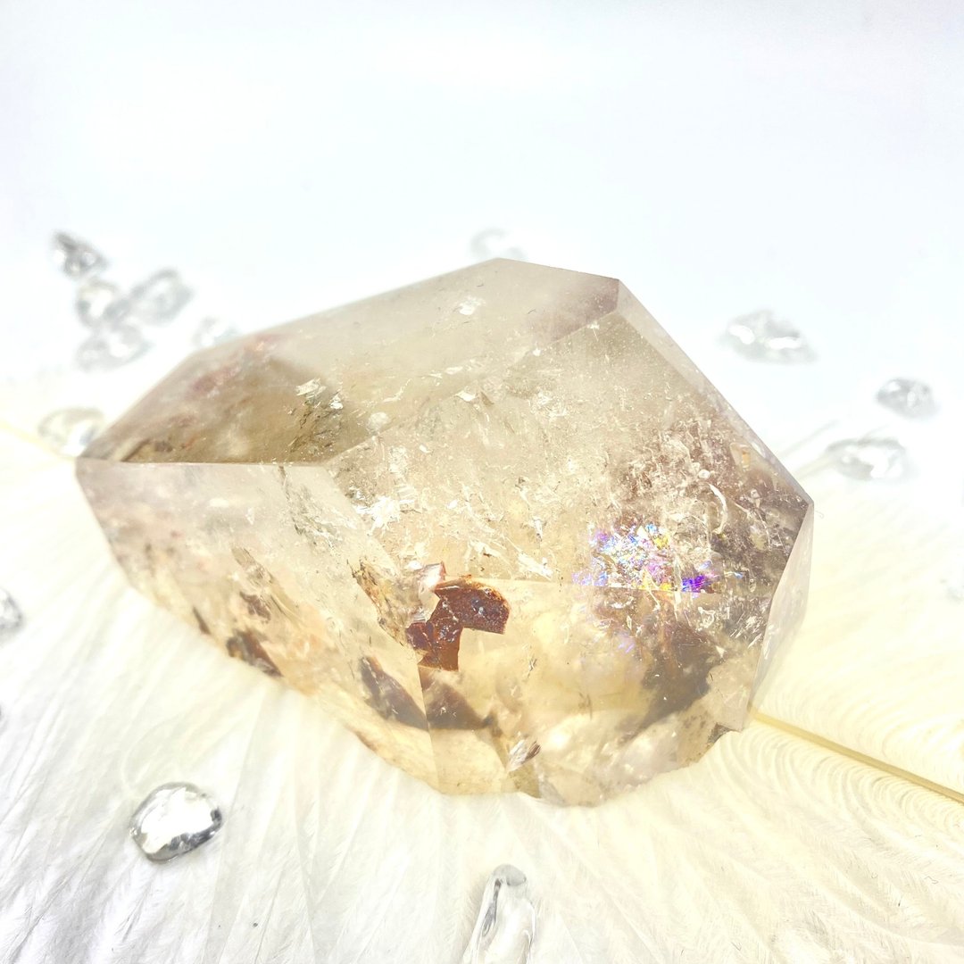 红胶花晶中石白水晶随形摆件 | 胶花 | 水晶 | 水晶摆件 - 其他 - 水晶 透明