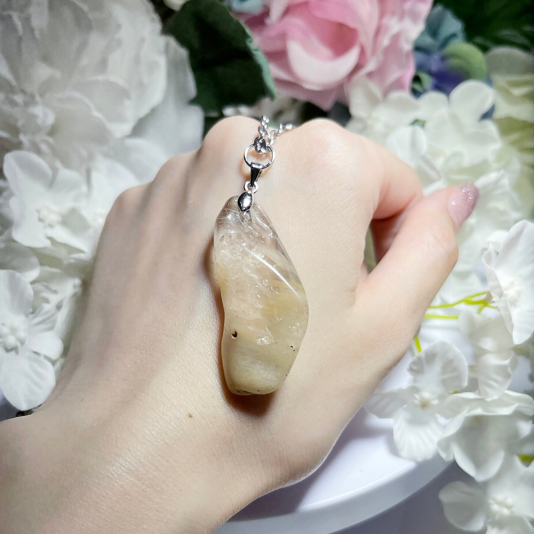 珍贵天然黄兔毛水晶 项链 茶体白兔毛晶 抛光能量原矿 吊坠 - 项链 - 水晶 多色