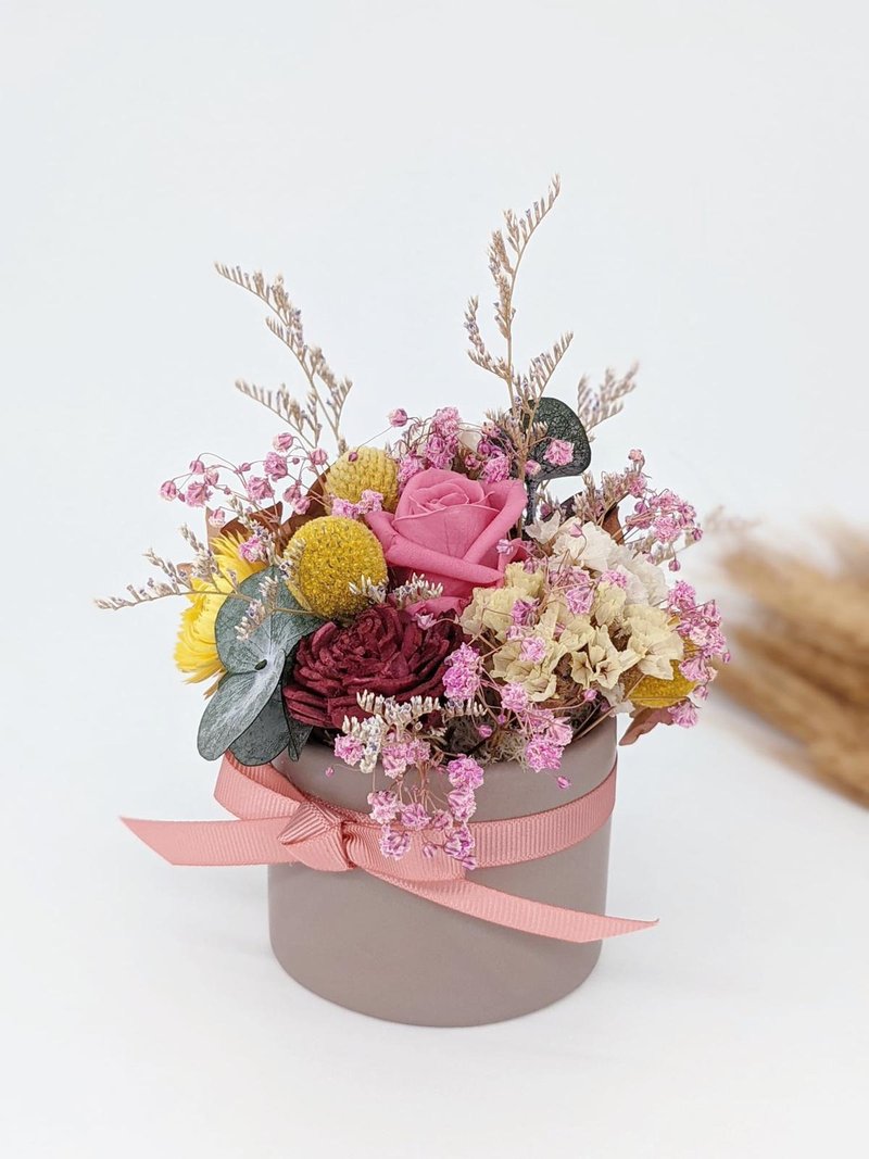 玫红金黄 不凋干燥陶瓷盆栽桌花 七夕 情人节 赠礼 拍照 摆饰 - 摆饰 - 植物．花 