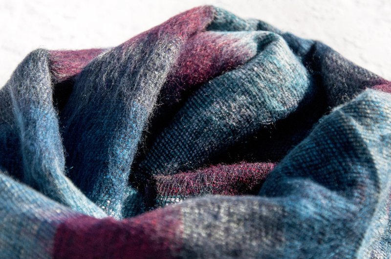 情人节礼物 母亲节 紧急礼物 限量一件 民族风披巾 / boho针织围巾 / 手织围巾 / 针织披巾 / 盖毯 - 我的蓝莓夜 蓝紫色星辰 简约时尚 - 丝巾 - 羊毛 多色