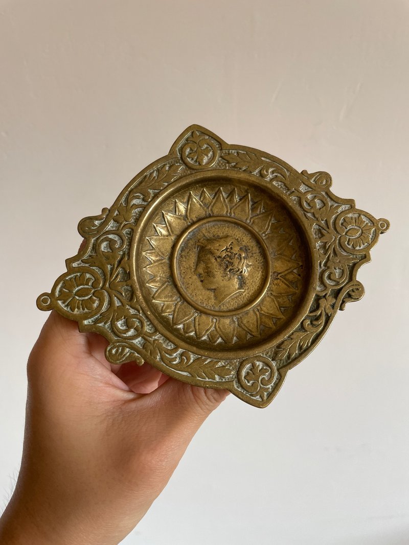 老杂货老又好古董珠宝 Vintage 金色人头钱币盘 展示 w18 - 其他 - 其他金属 金色