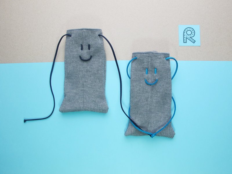 Smile Socks/文青款绑绳中统袜/浅泥灰/接单订制 - 袜子 - 棉 灰色