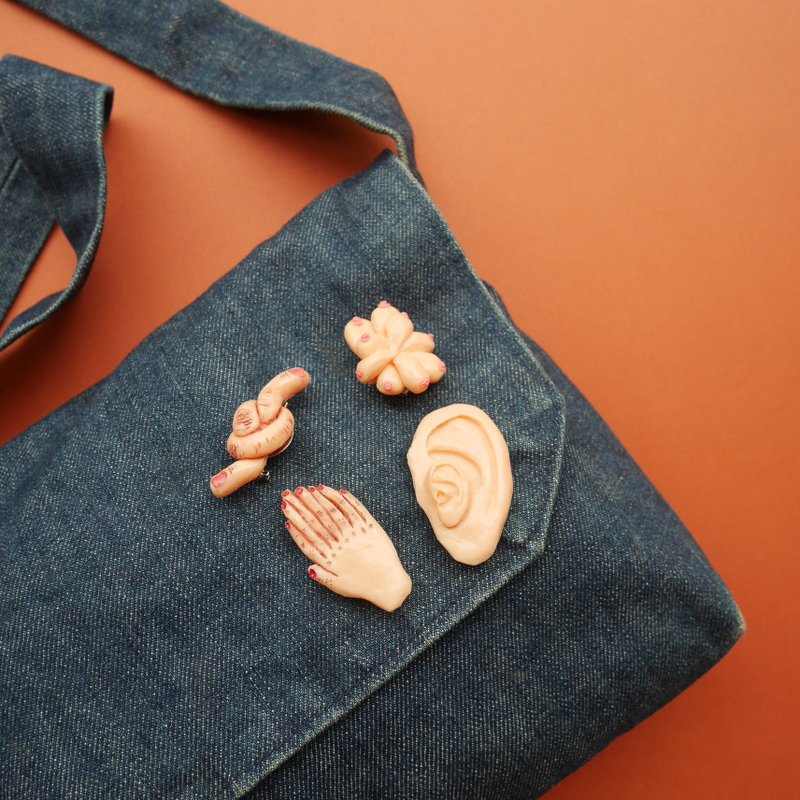 BROOCH - 胸针 - 树脂 卡其色