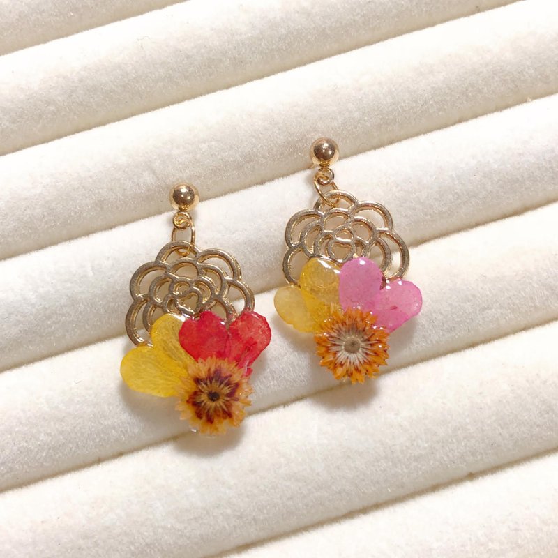 玫瑰爱心气球耳环 耳夹 手作 干燥花 日本树脂 真花 - 耳环/耳夹 - 植物．花 多色