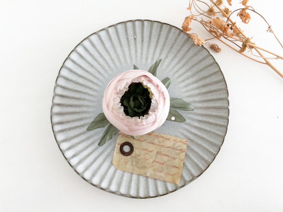 Corsage: Small Ranunculus. Small Ranunculus. (Pink) - 胸针 - 丝．绢 粉红色