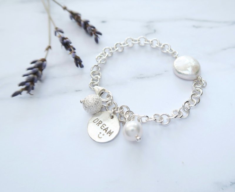 925纯银 圆梦珍珠-圆牌 定制化 字母钢印 手链 免费送礼包装 - 手链/手环 - 纯银 蓝色