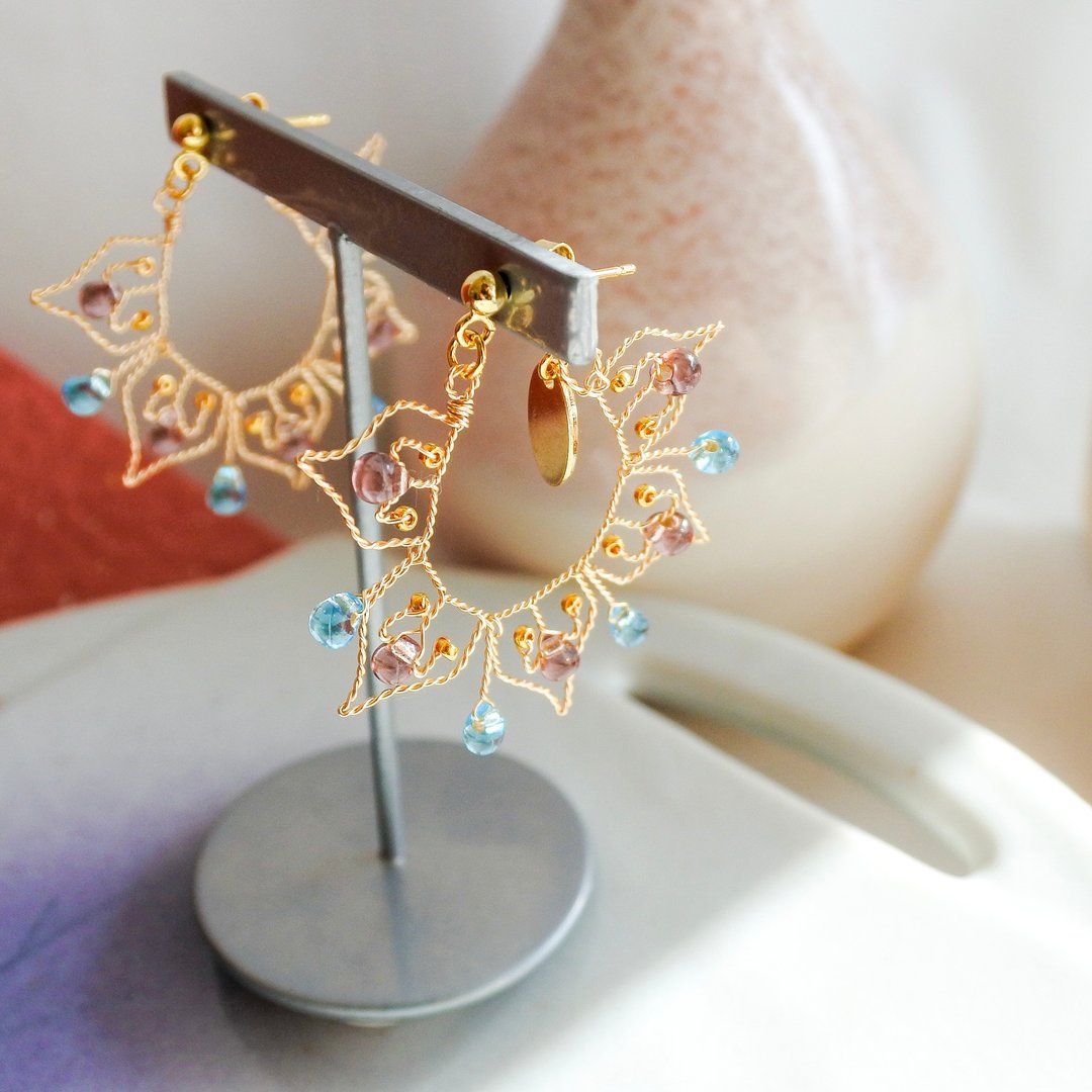 Iroka (Reimei) wire accessory - 耳环/耳夹 - 其他金属 金色