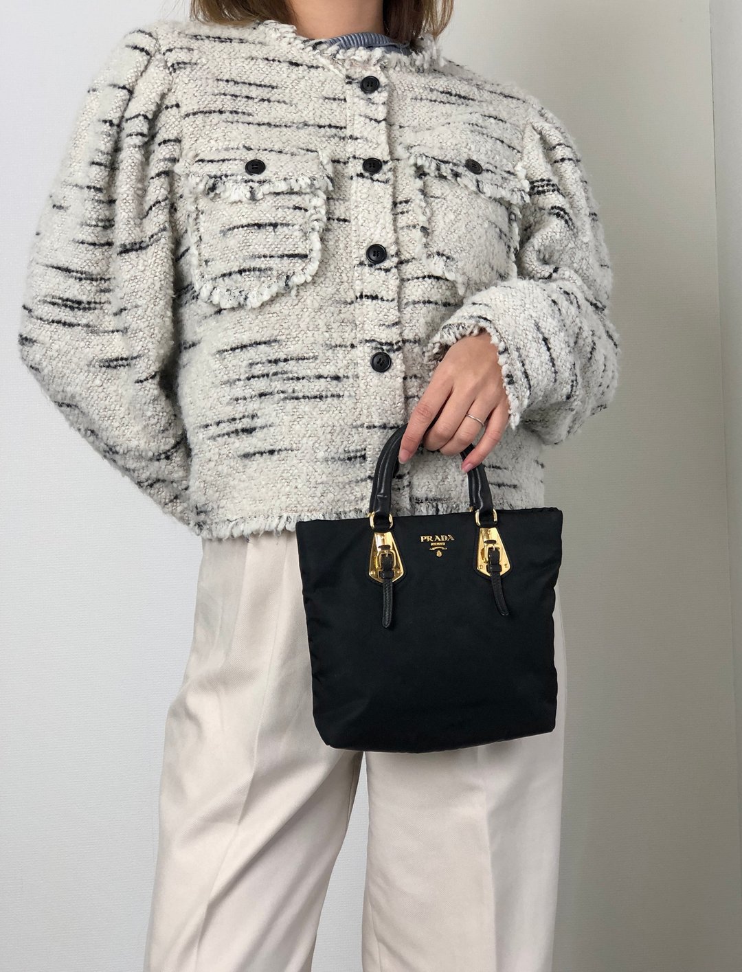 【日本直送 名牌中古包】PRADA 普拉达 手提包 黑色 经典 Logo 皮带造型 尼龙 复古 vintage vintge 怀旧 zm3r7k - 手提包/手提袋 - 尼龙 黑色