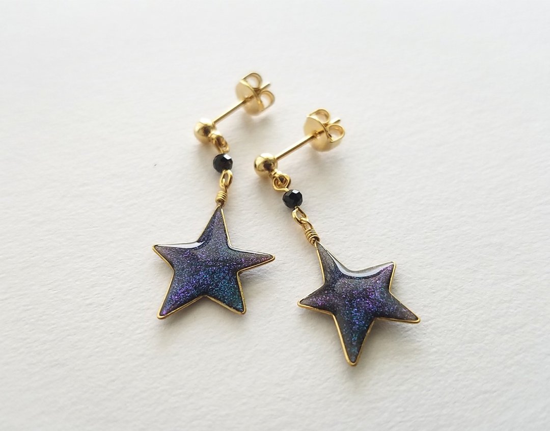 blue twinkle little star pierced or clip-on earrings - 耳环/耳夹 - 树脂 蓝色