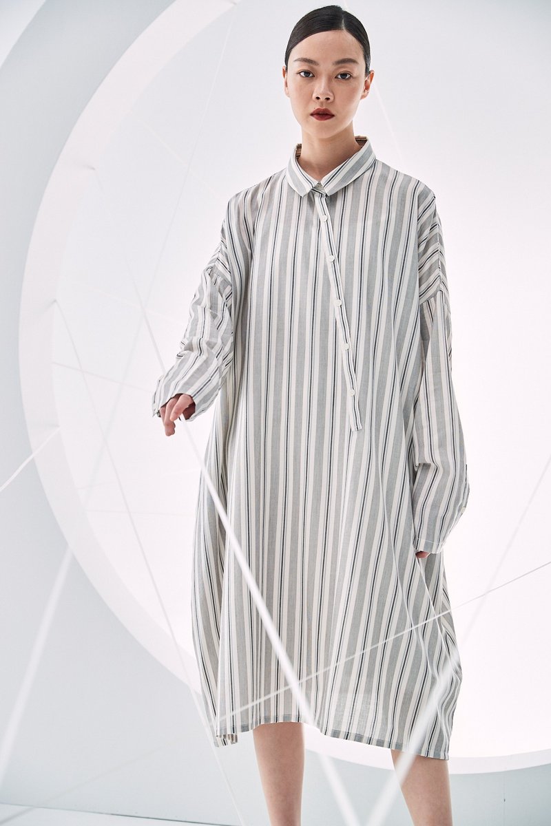 翻领斜门襟洋装 - 洋装/连衣裙 - 其他材质 灰色