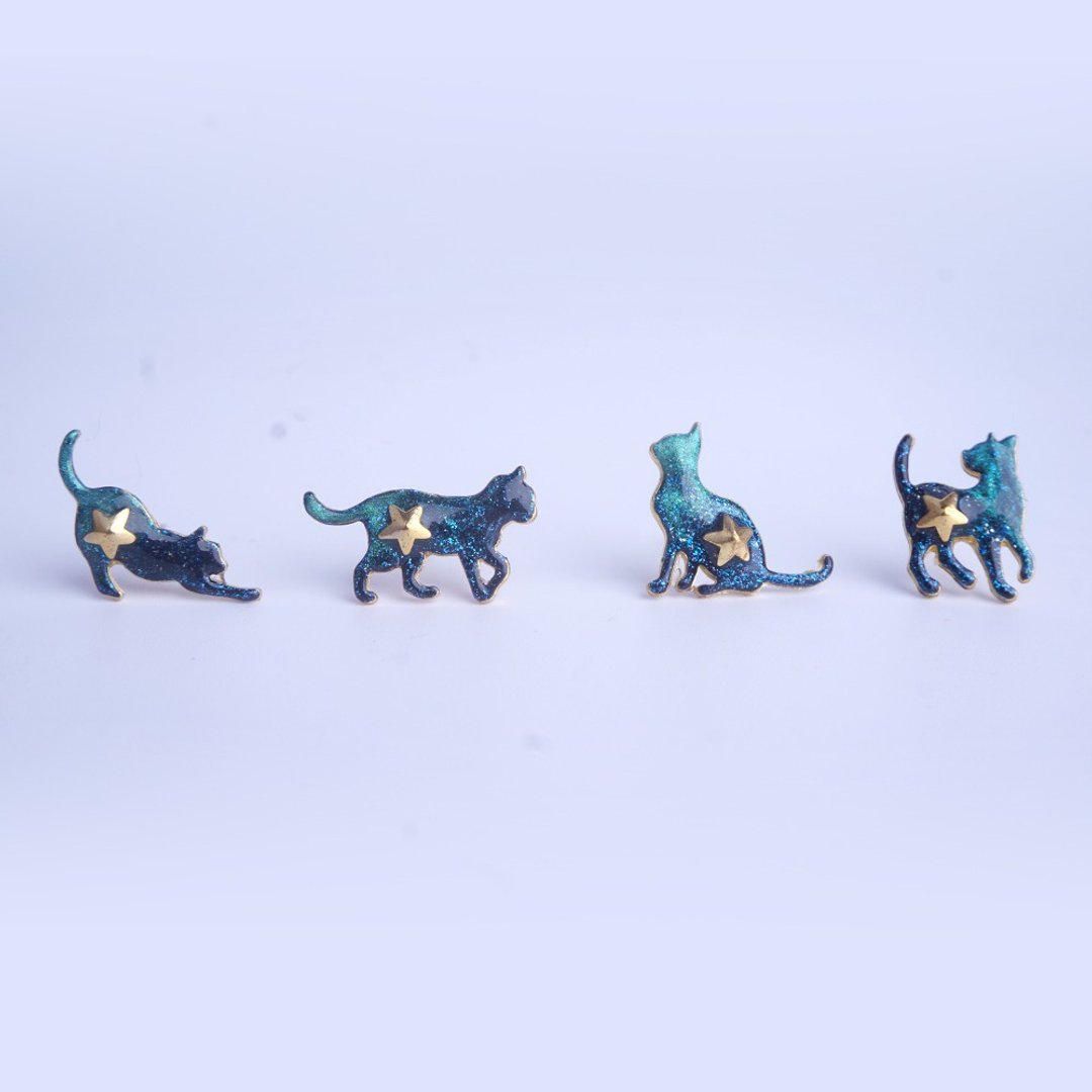 总有一天会有猫|手工绘制星空猫18k镀金耳钉耳针可改耳夹礼物 - 耳环/耳夹 - 其他金属 绿色