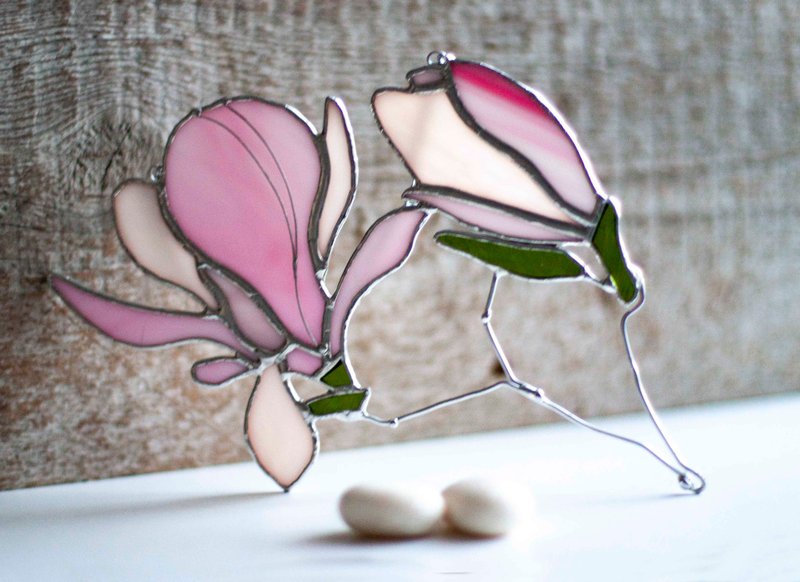 粉色玉兰花彩绘玻璃。 玉兰花太阳捕手 - 墙贴/壁贴 - 玻璃 粉红色