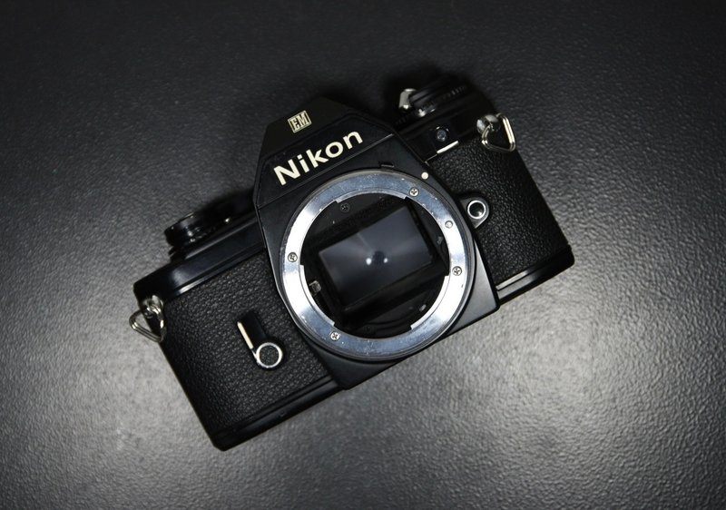 【经典古物】尼康 NIKON EM 黑机 单反 手动对焦 底片单眼相机 - 相机 - 其他材质 