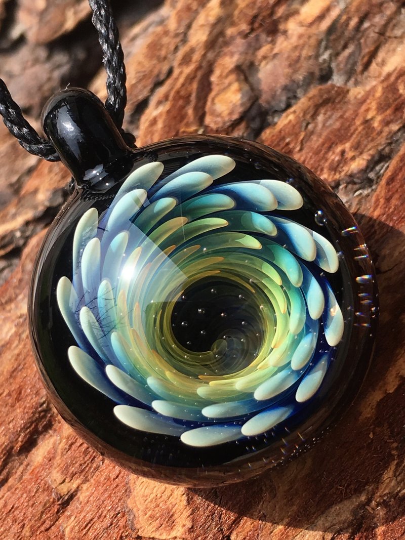 boroccus立体螺旋纹耐热玻璃吊坠 - 项链 - 玻璃 多色