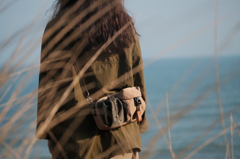 户外小方包 侧背包 斜挎包  环保再生防水面料多功能收纳 卡其色 - 侧背包/斜挎包 - 防水材质 卡其色