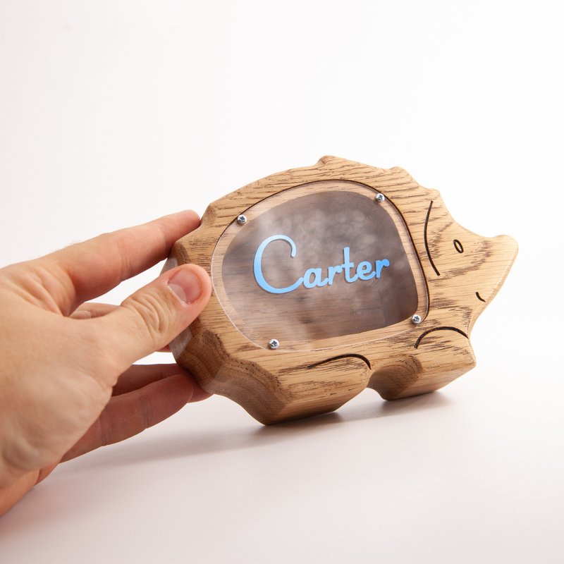 Wooden piggy bank, hedgehog figurine Customized gift coin bank, animal money box - 储蓄罐 - 木头 