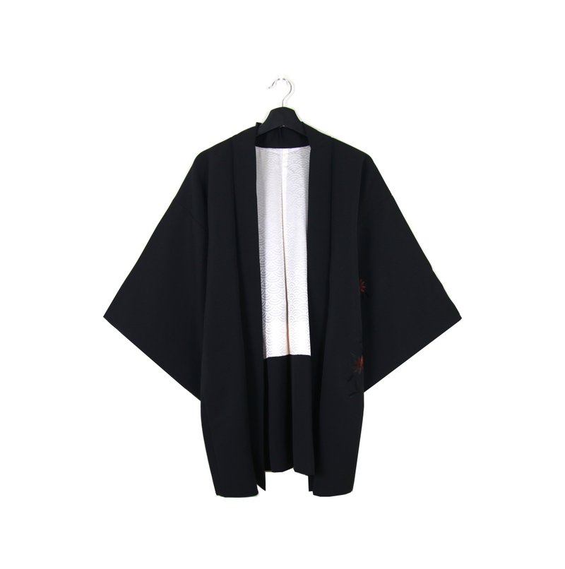 Back to Green::日本带回和服 羽织 刺绣渐层血红花 vintage kimono (KI-32) - 女装休闲/机能外套 - 丝．绢 黑色