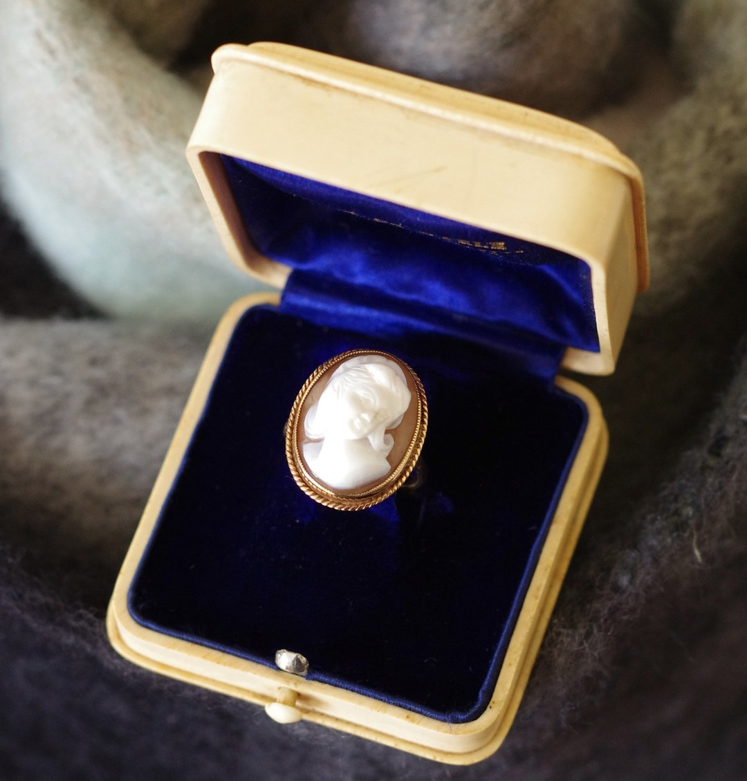 骨董1920年9K真金 9CT 浮雕立体手工雕刻珍珠贝CAMEO 戒指 少见 - 戒指 - 其他金属 金色