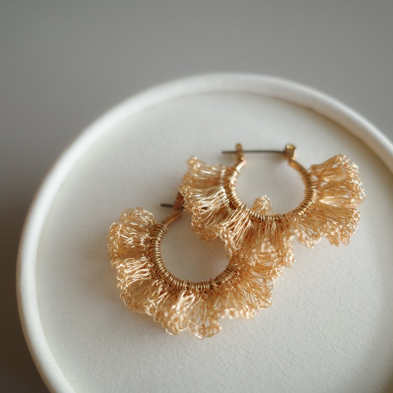 【Pinkoi 线下活动预购商品】　Frill Frill  耳环　Gold color - 耳环/耳夹 - 铜/黄铜 金色