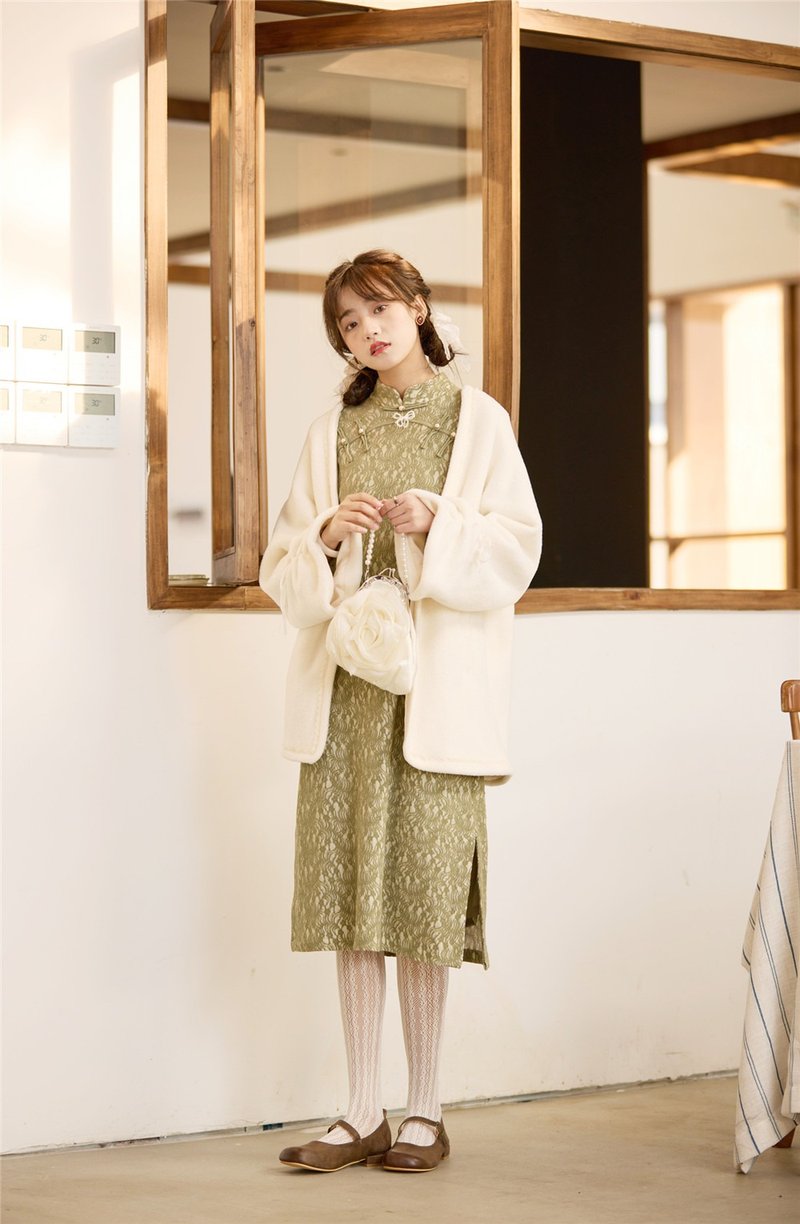 白色 3色 秋冬毛毛寬鬆披肩外套 搭配旗袍新中式春節改良外套上衣 - 女装休闲/机能外套 - 聚酯纤维 白色