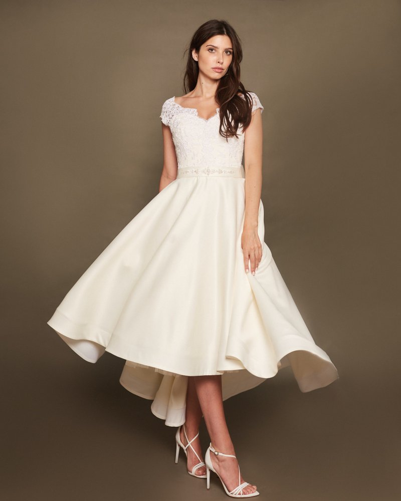 不对称缎面婚纱、缎面婚纱、A字蕾丝婚纱 - 晚装/礼服 - 其他材质 白色