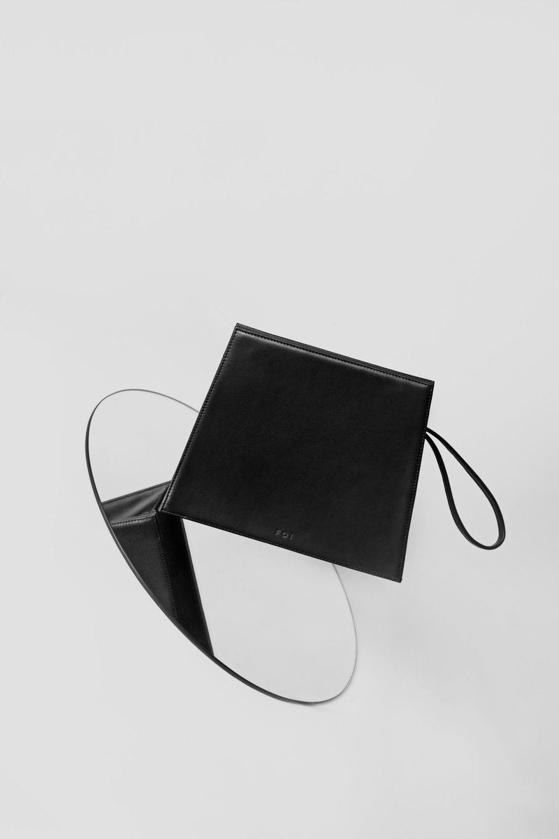 Karpa Clutch in Black - minimalist structured leather clutch - 其他 - 真皮 黑色