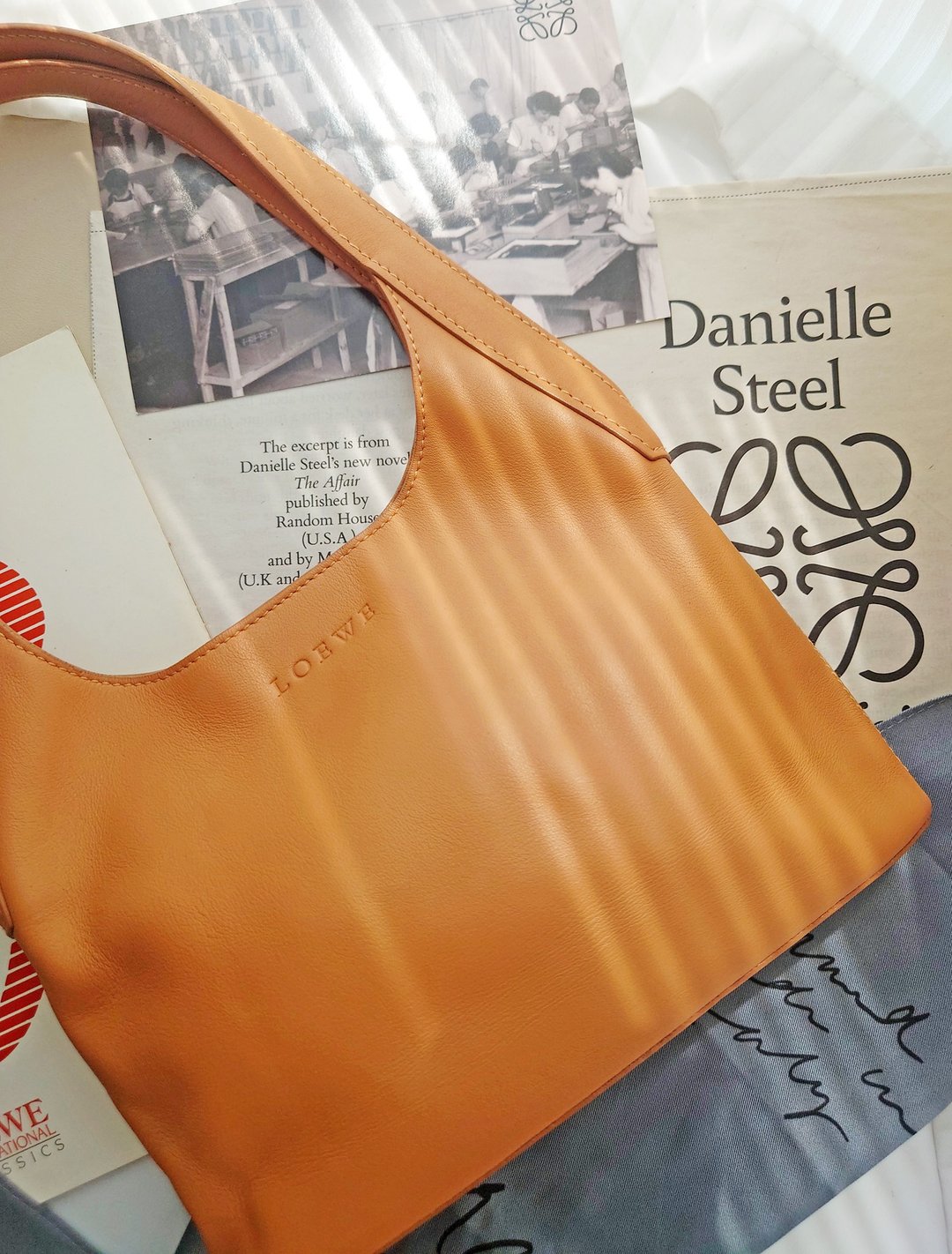 中古美品 Loewe 滑小牛皮 托特包单肩包手拎包手提包手挽袋通勤包 - 手提包/手提袋 - 真皮 卡其色