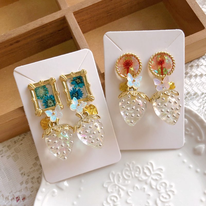 透明草莓押花耳环 手作 干燥花 日本树脂 真花 日系 - 耳环/耳夹 - 树脂 多色